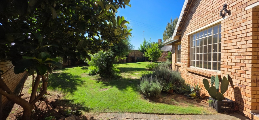 2 Bedroom Property for Sale in Heuwelsig Free State